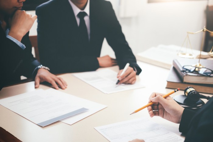 Contract law attorneys Contract law attorneys