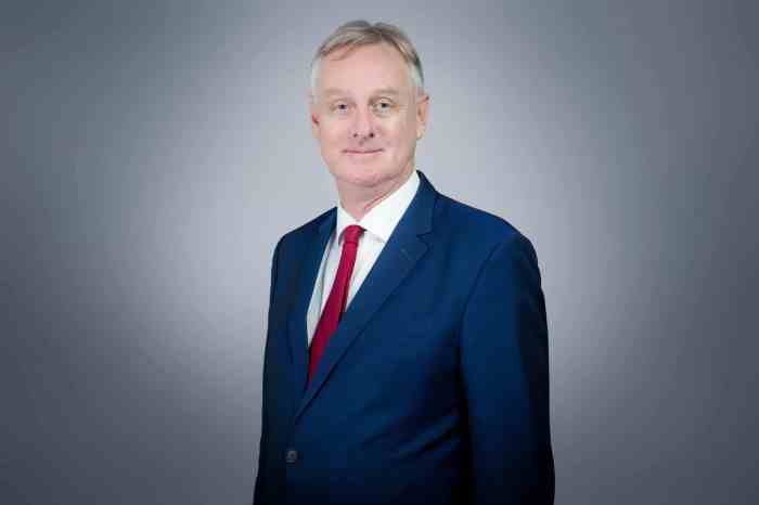 Fisher phillips roger quillen cuts reverses lawyers pay staff courtesy