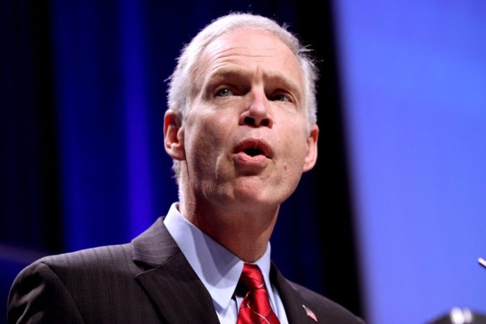 Ron johnson introduces eligible obamacare amendment congress making sen story tweet share