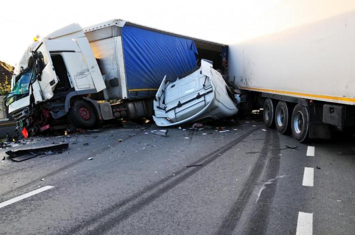 Accident lawyer truck support Accident lawyer truck support