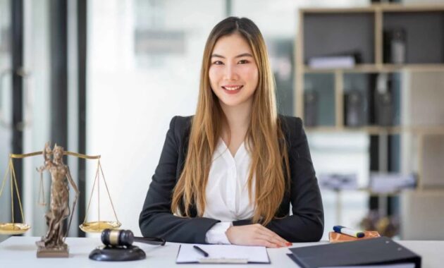 Lawyer attorney solicitor barrister examples 7esl nobody told