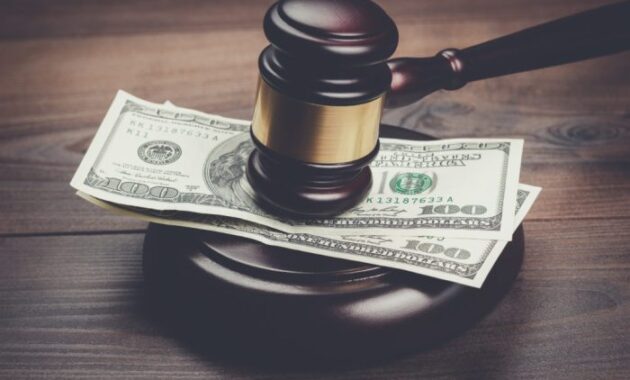 Lawyers salaries attorney infographic salary earn practicepanther